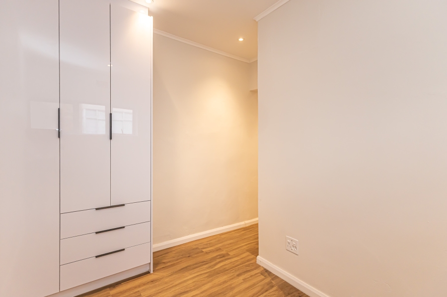 To Let 2 Bedroom Property for Rent in Sea Point Western Cape